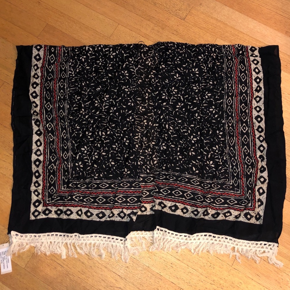 NWOT Vismaya open side cover up